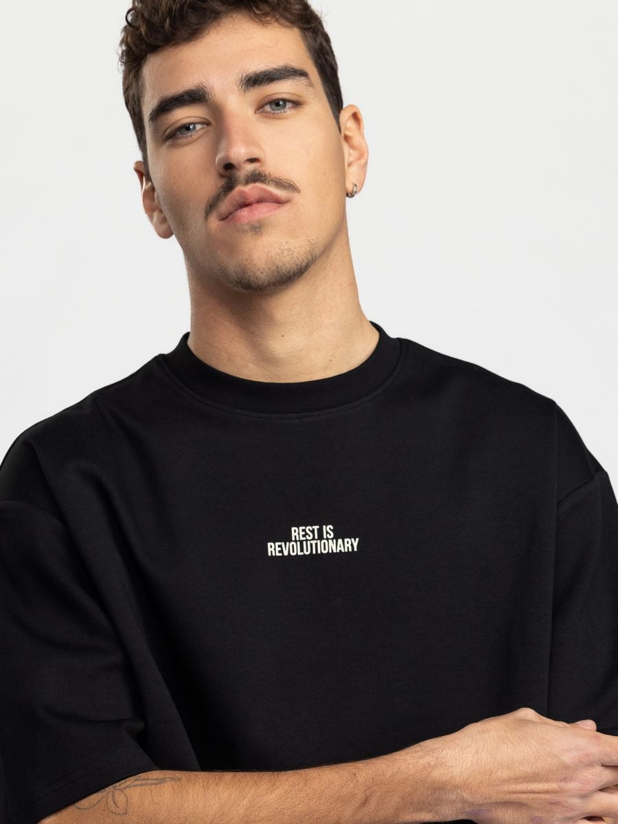 טישרט אובר סייז לגבר ERVOLUTIONARY