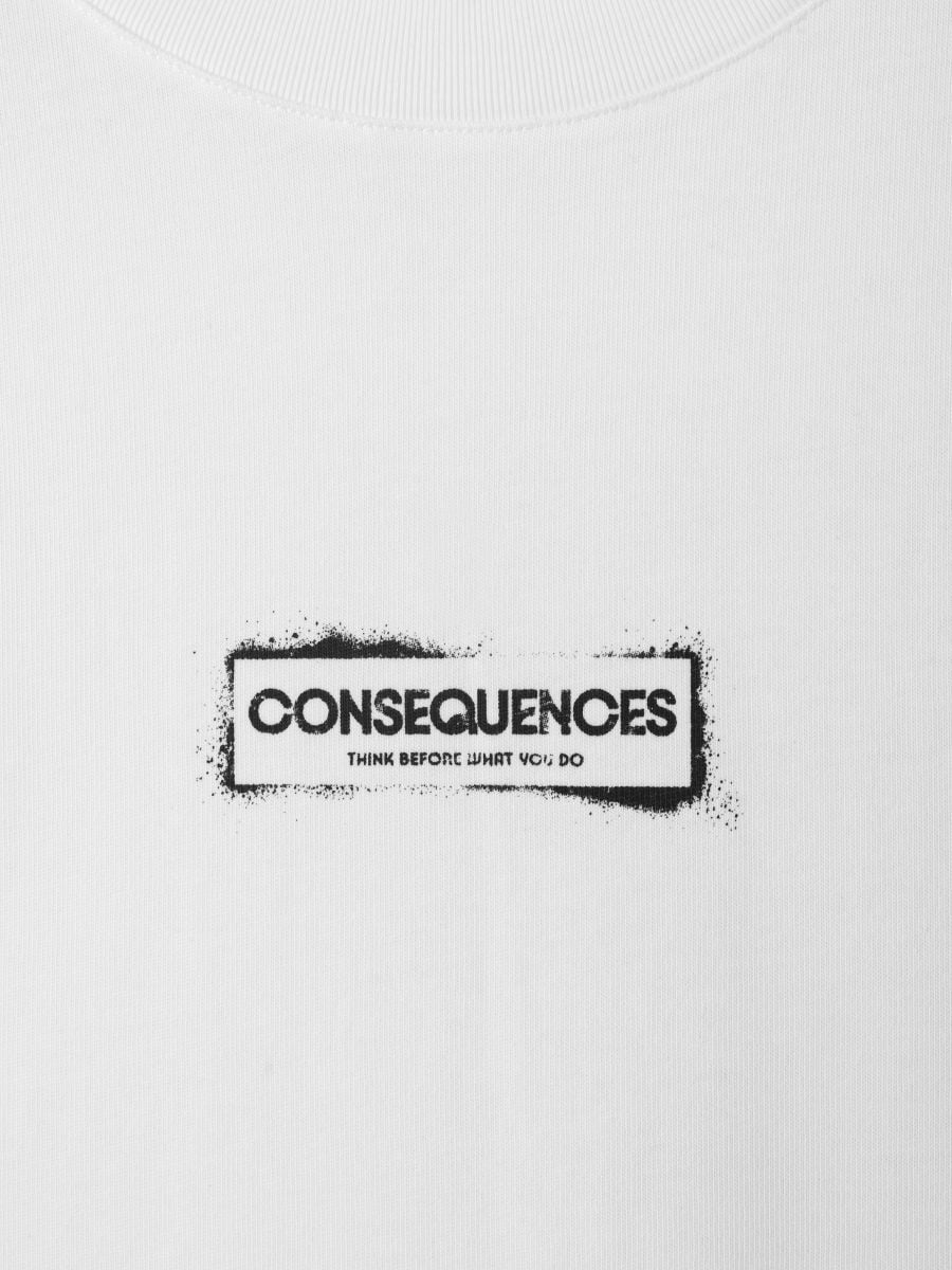 טישרט אובר סייז CONSEQUENCES