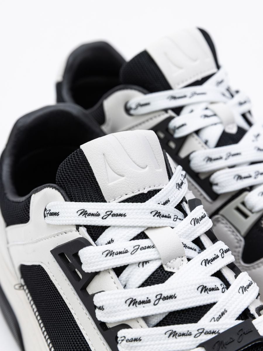 סניקרס לגבר משולבות עם שרוכים מודפסים