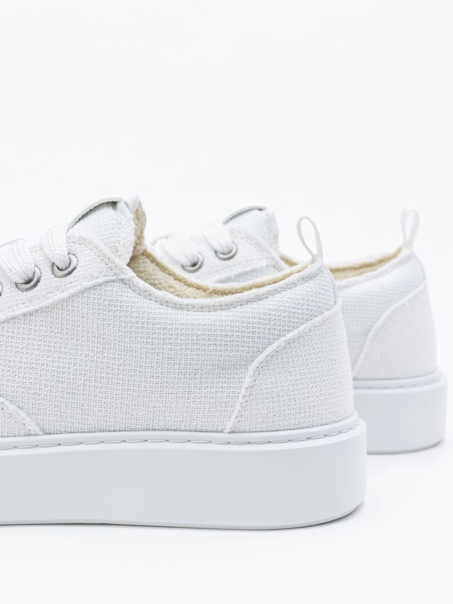 נעלי סניקרס חלקות לגבר