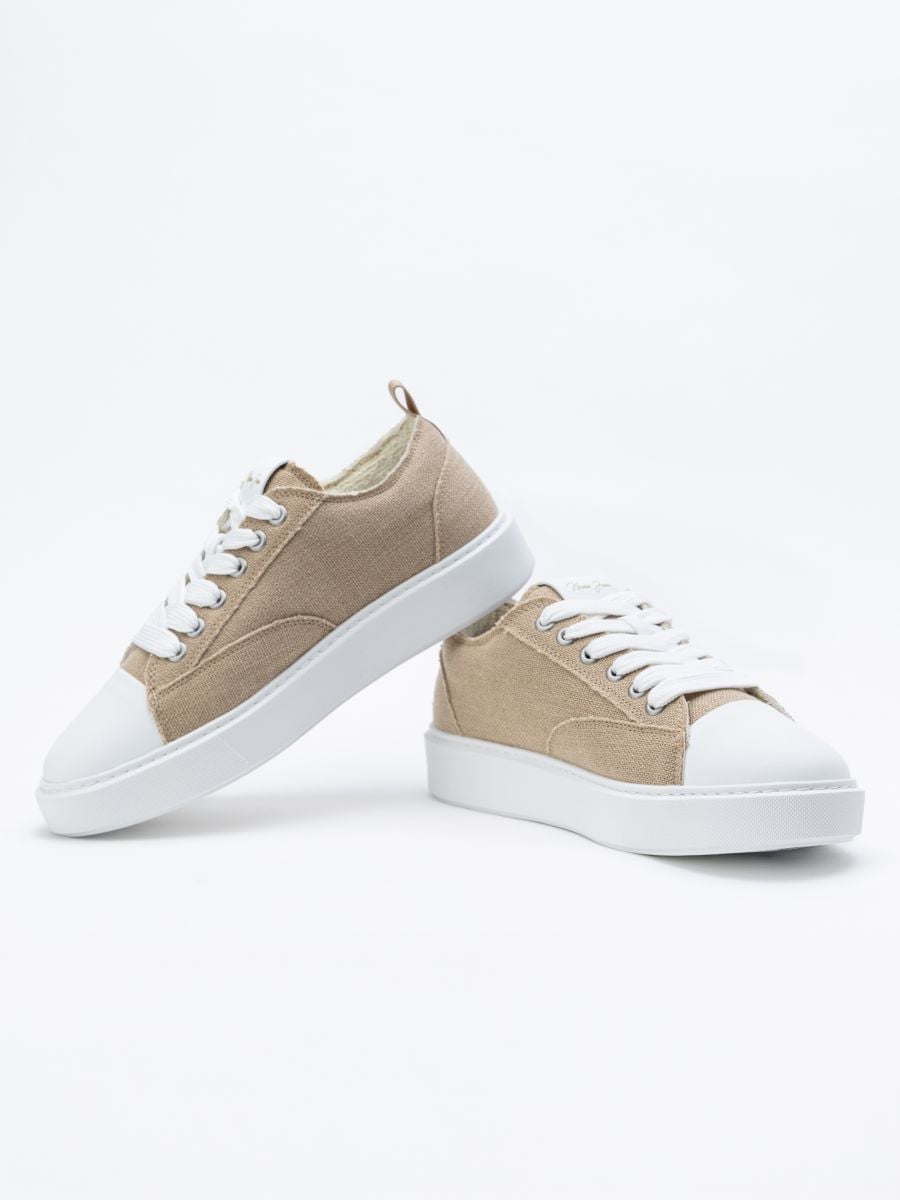 נעלי סניקרס חלקות לגבר