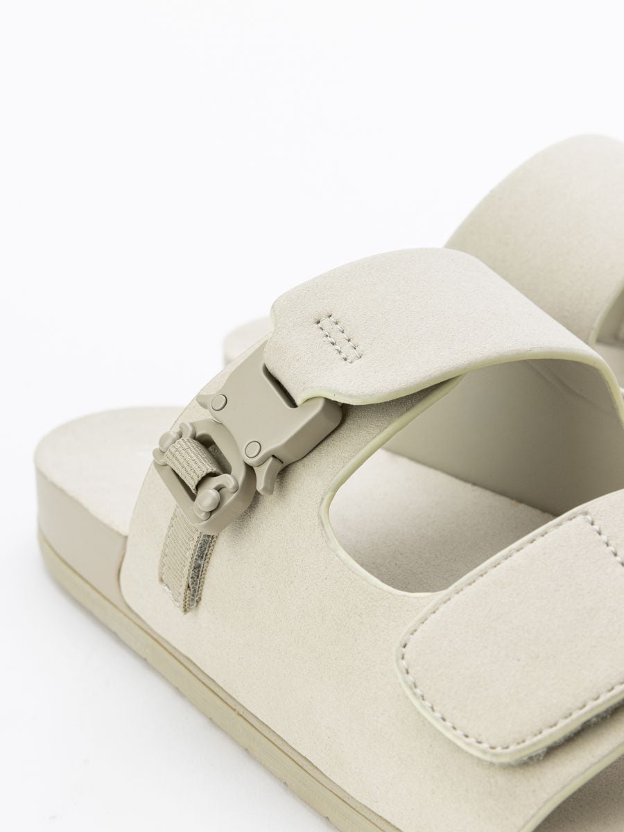 כפכפי סלייד לגבר