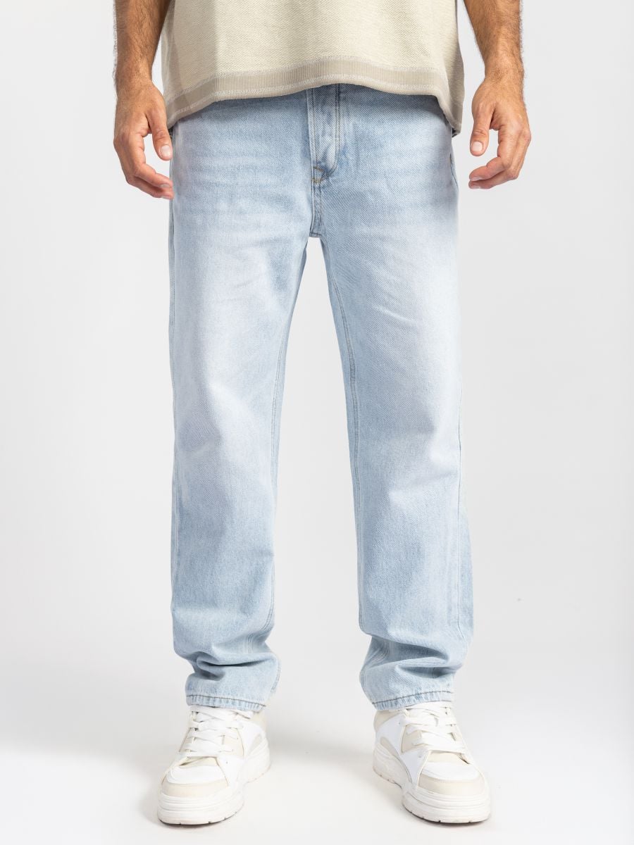 גינס לגבר במראה שטוף