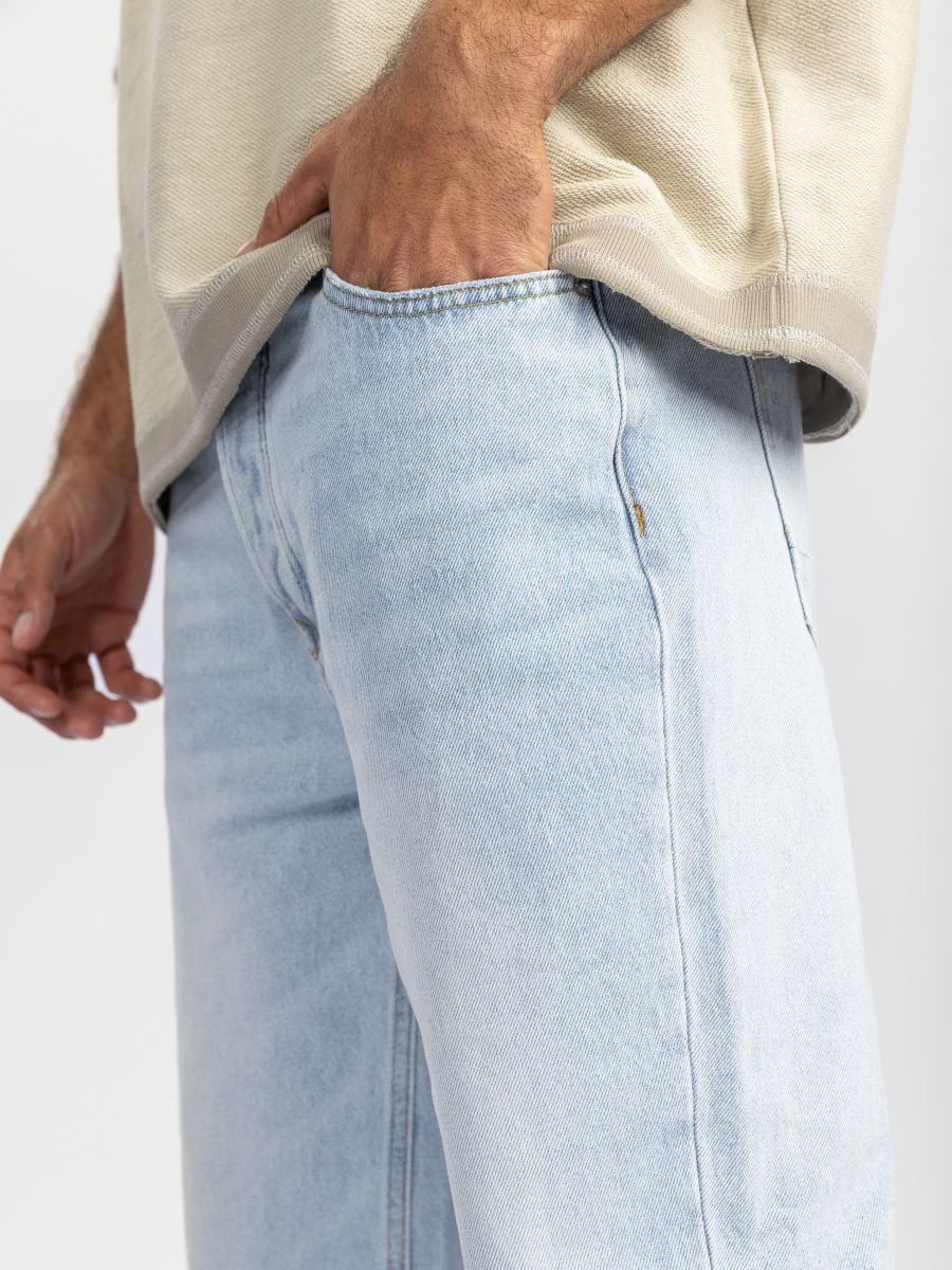 גינס לגבר במראה שטוף