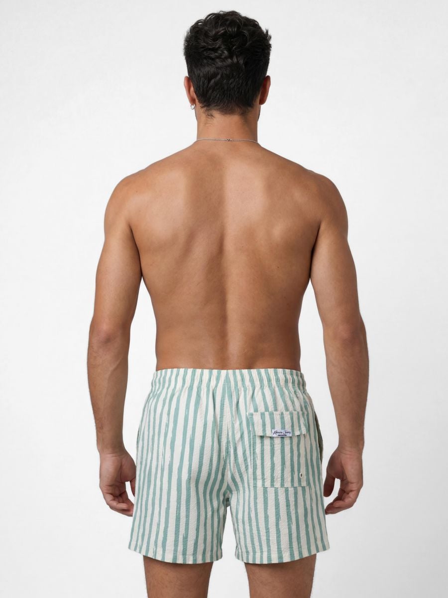 בגדי-ים בהדפס פסים